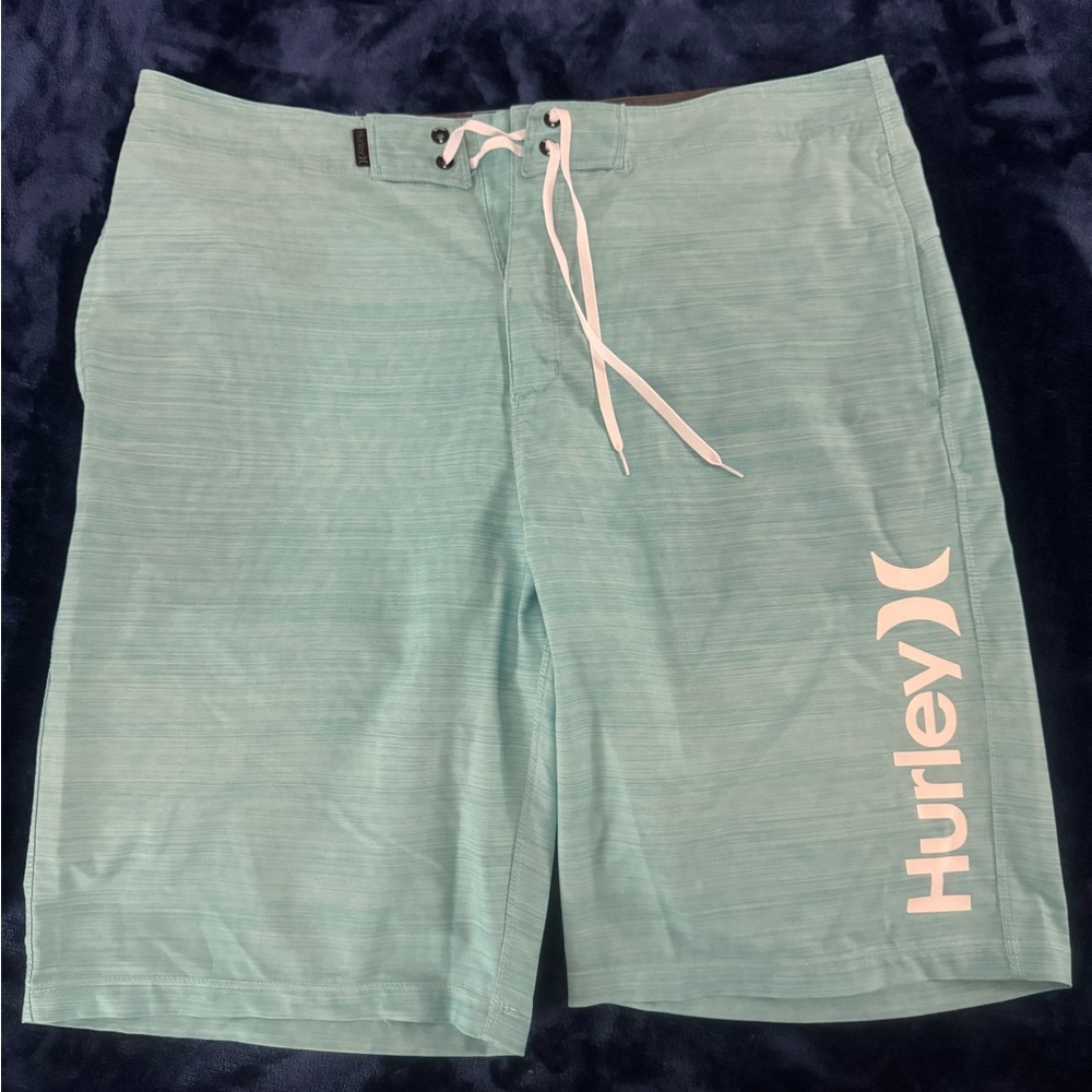 Hurley Men's Aqua Swim Shorts
Size 36
20”